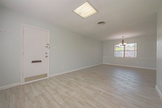 Building Photo - 3426 Bradford St