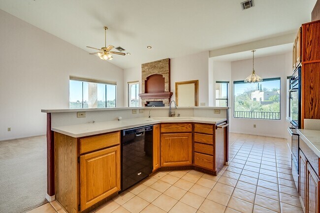 Building Photo - 5631 N Paseo Otono