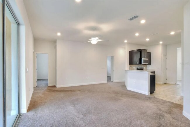 Building Photo - South Lakeland rental!