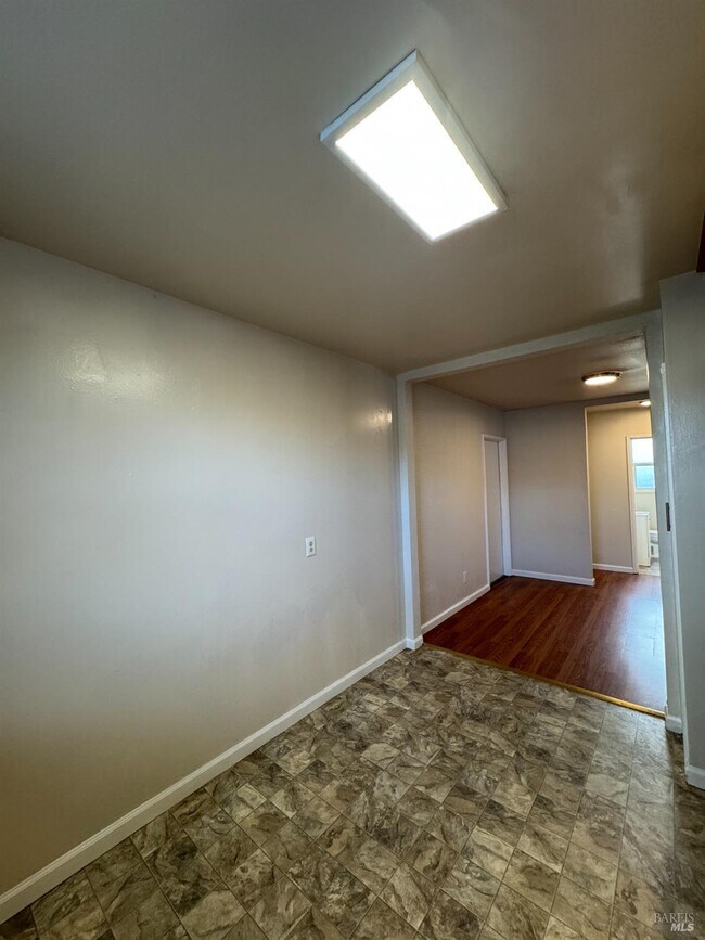 Building Photo - 133 Clay St