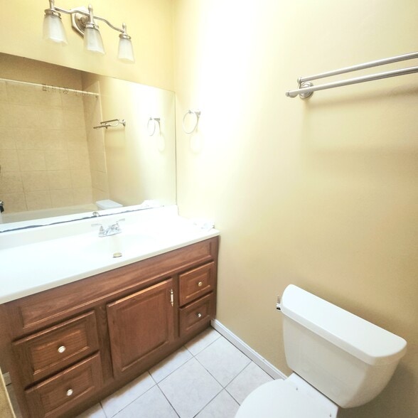 Building Photo - 317 16th Street SE