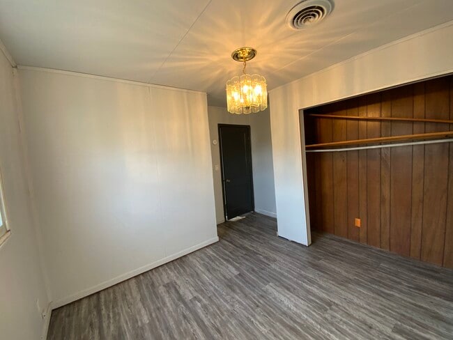 Building Photo - 226 Grace-