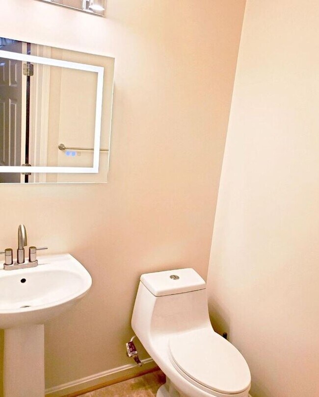 Building Photo - 4733 Buxton Cir