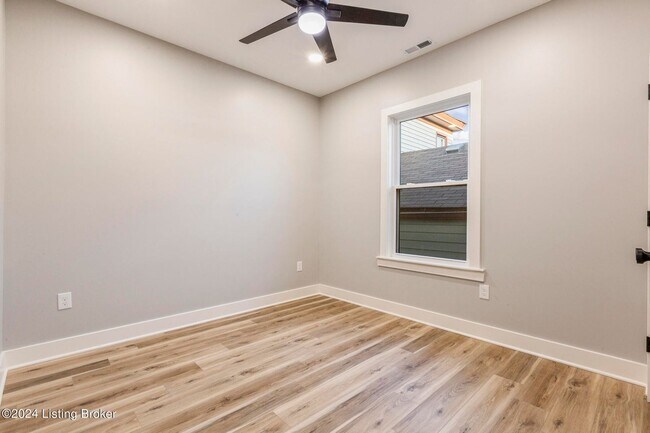 Building Photo - Home in Germantown for Rent - Carport, Fenced Back Yard!