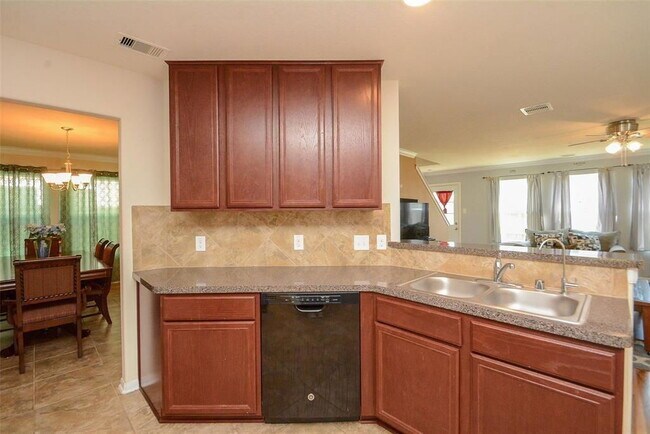 Building Photo - 9930 Swallow Dr