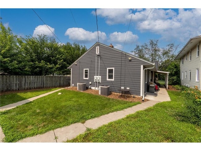 Building Photo - 3284 Idaho Ave S