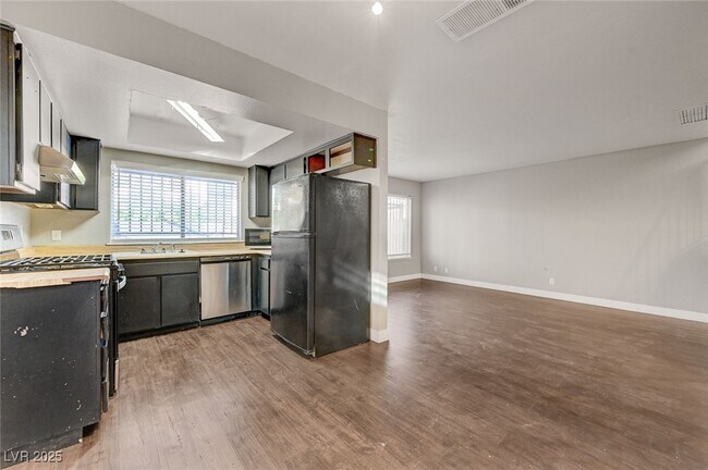 Building Photo - 4339 Spencer St