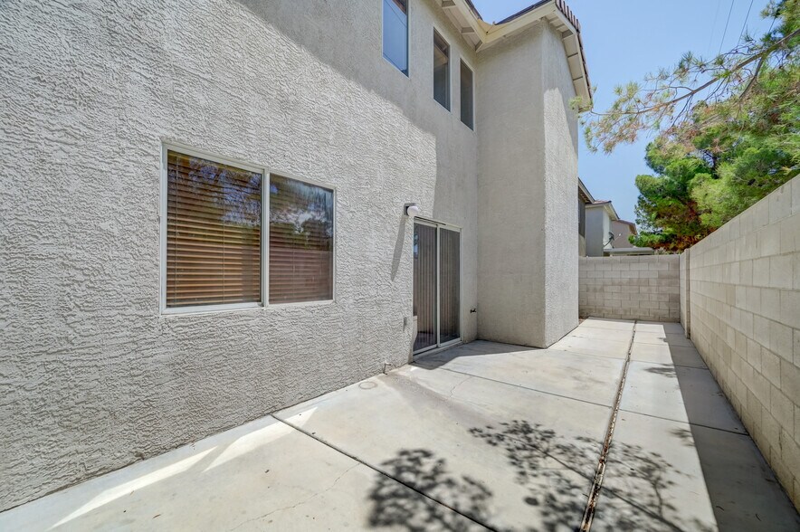Building Photo - 10294 Keystone Pastures St