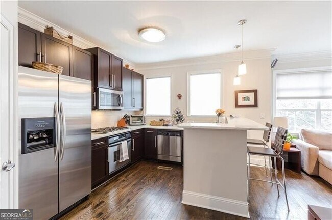 Building Photo - 1155 Glenridge Pl NE