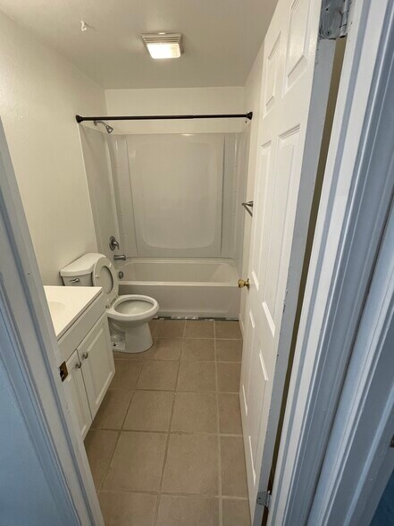 Bathroom - 3695 Fargo St