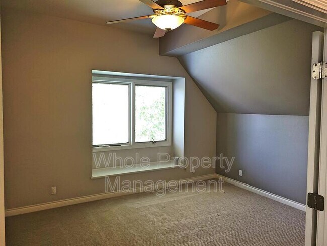 Building Photo - 434 Emerson St