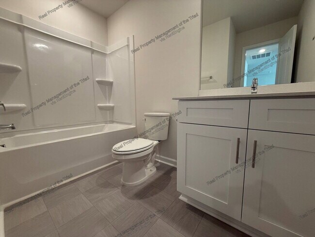 Building Photo - 122 Longleaf Ct