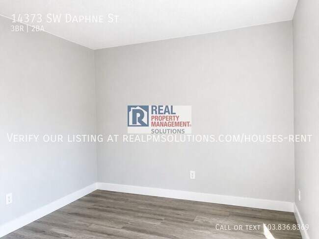 Building Photo - 14373 SW Daphne St