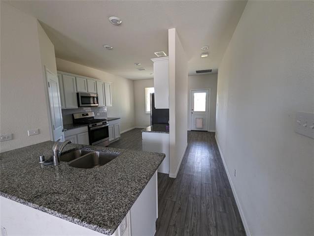 Building Photo - 132 Copper Switch Dr