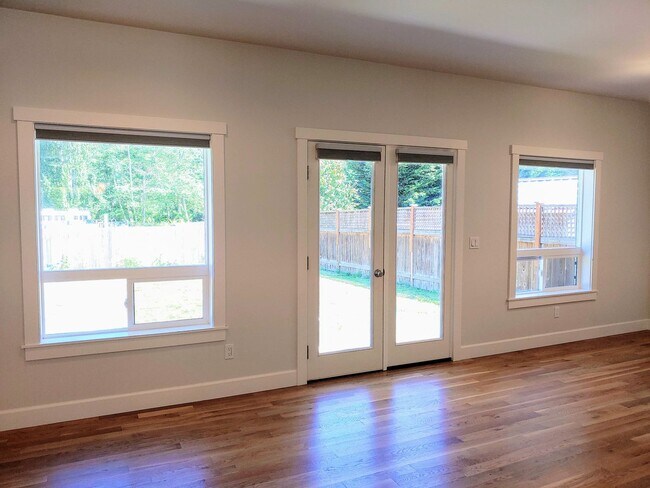 Building Photo - Lovely Single Level Home in Freeland and Pet Friendly!!