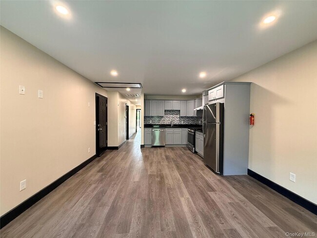 Building Photo - 268 Carpenter Ave
