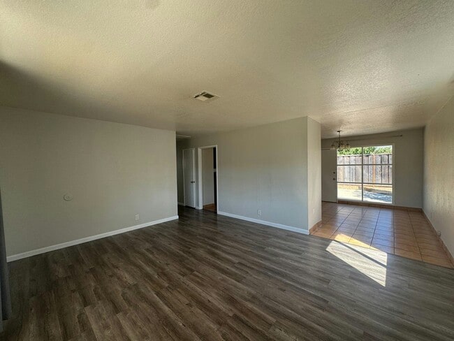 Building Photo - 4571 Alhambra Dr