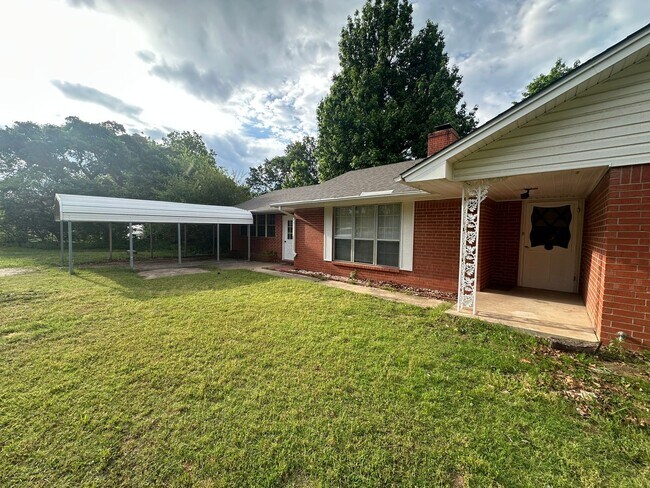 Building Photo - 34403 Lake Rd