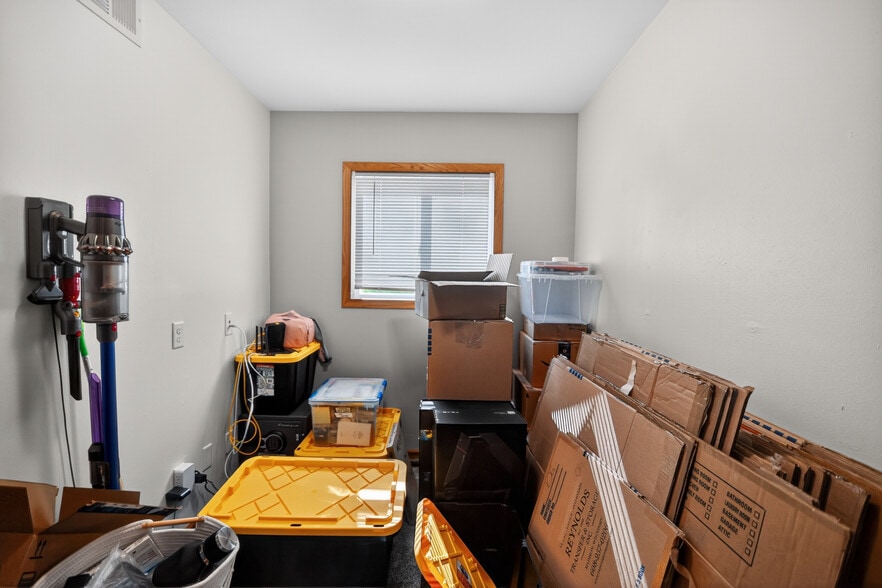 Building Photo - 3051 Greenway Trl