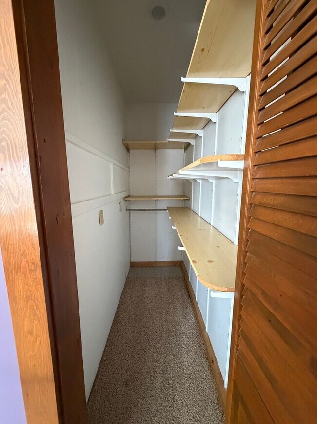 Building Photo - 3 Bedroom Home on NW Side of Grand Rapids