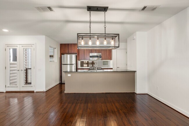 Building Photo - 349 Sydnor St