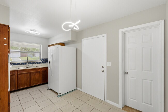 Building Photo - 8043 Joffre Dr
