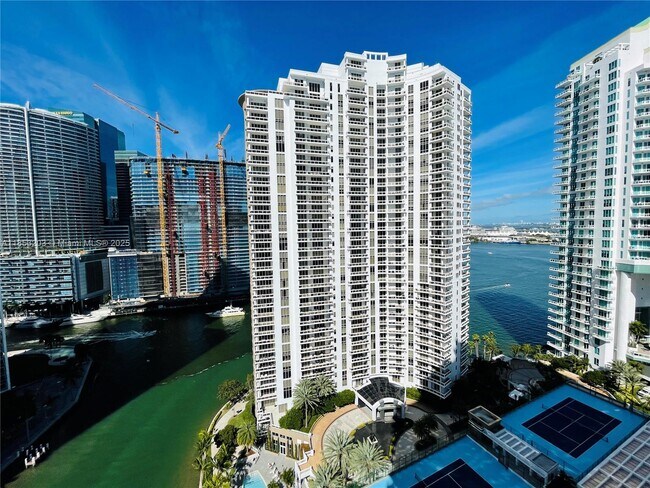 Building Photo - 801 Brickell Key Blvd