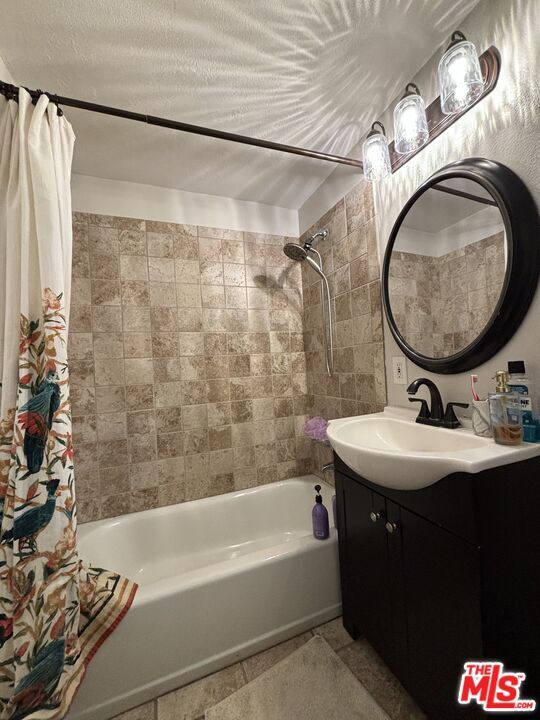 Building Photo - 10824 Paso Robles Ave