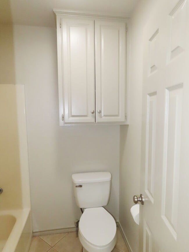 Building Photo - Whitehouse ISD! Beautifully Updated 3 Bedr...