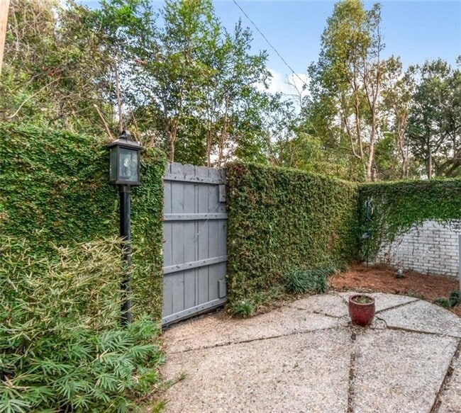 Building Photo - WELCOME TO GEORGETOWN CONDOMINIUMS IN SPRI...