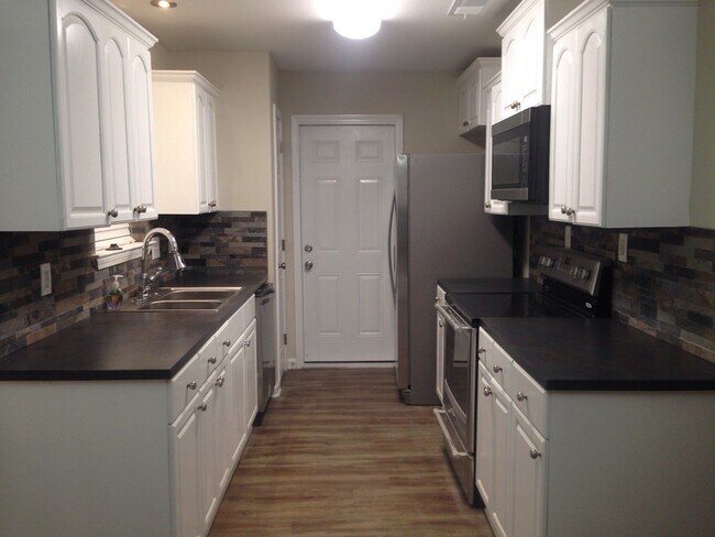Building Photo - 11307 Rousseau Dr