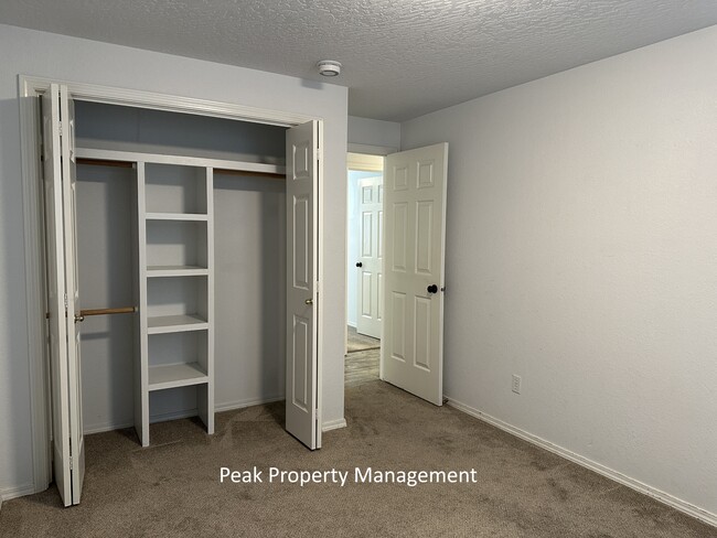 Building Photo - 3009 Ray Ave