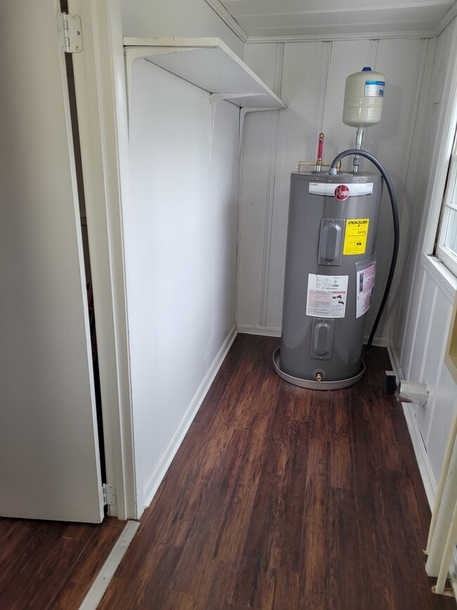 Utility Room - 208 Nunnally Ave
