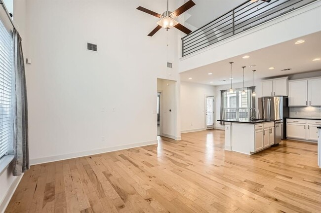 Building Photo - 1513 Casa Dr