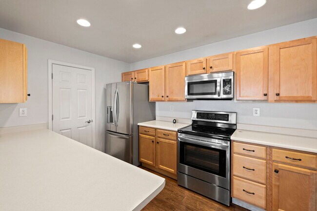 Building Photo - 626 Rolling Rock Point