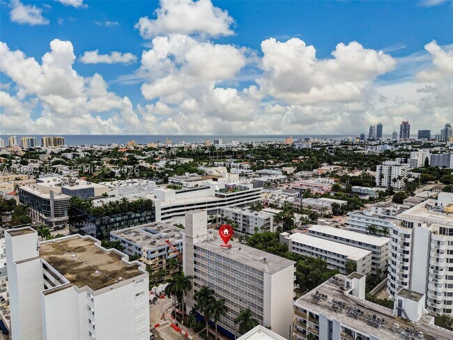 Building Photo - 1300 Lincoln Rd
