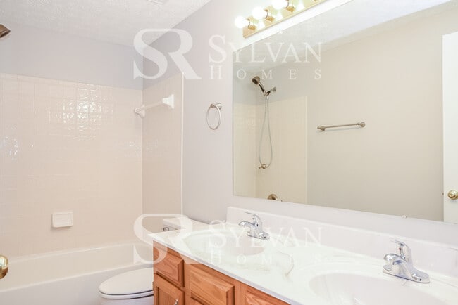 Building Photo - Carve Out a Great Life Here!