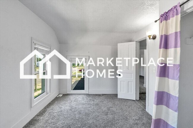 Building Photo - 115 Garden Ln