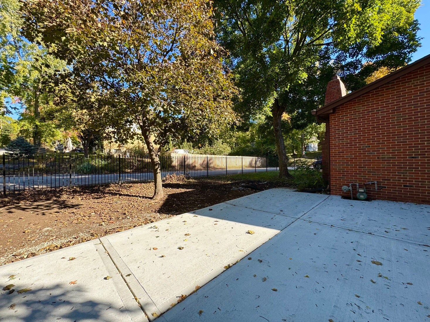 Building Photo - 3640 N Walnut St