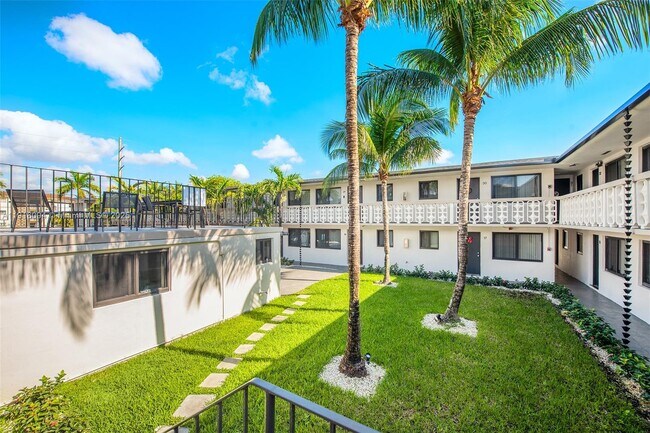 Building Photo - 1330 W 29th St