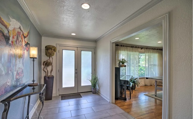 Building Photo - 4018 Leeshire Dr