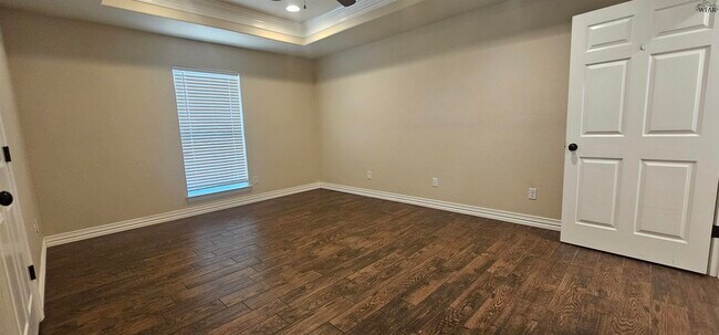 Building Photo - 2947 Cunningham Dr