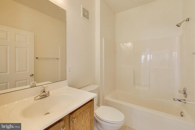 Building Photo - 13901 Belle Chasse Blvd