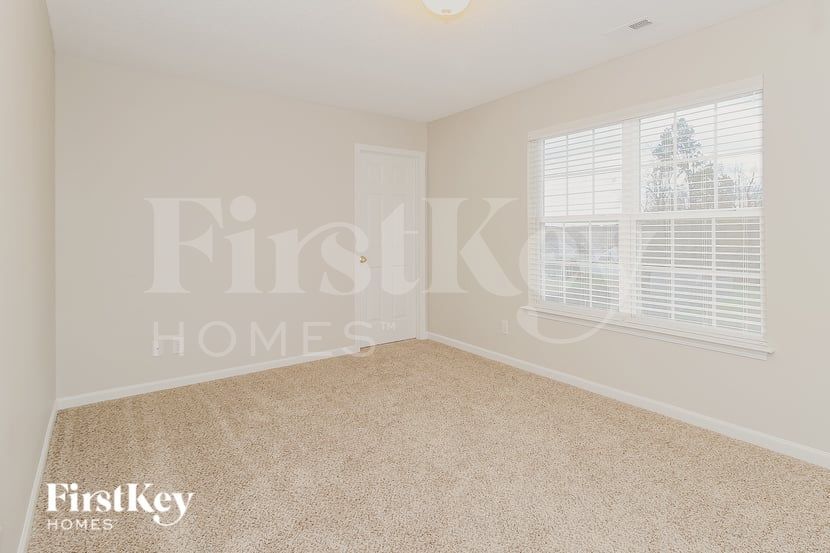 Building Photo - 5290 Crosswinds Rd