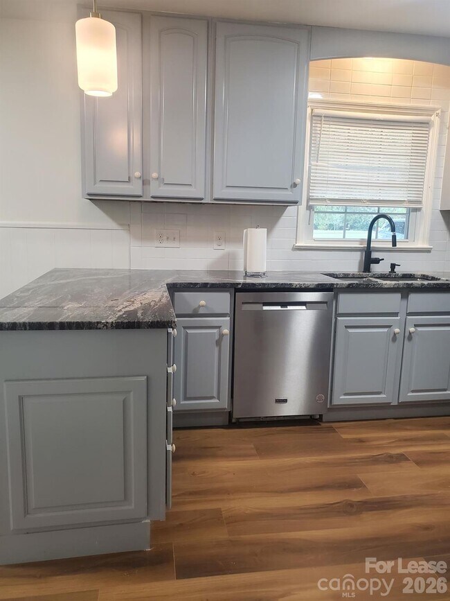 Building Photo - 15640 Ewart Rd