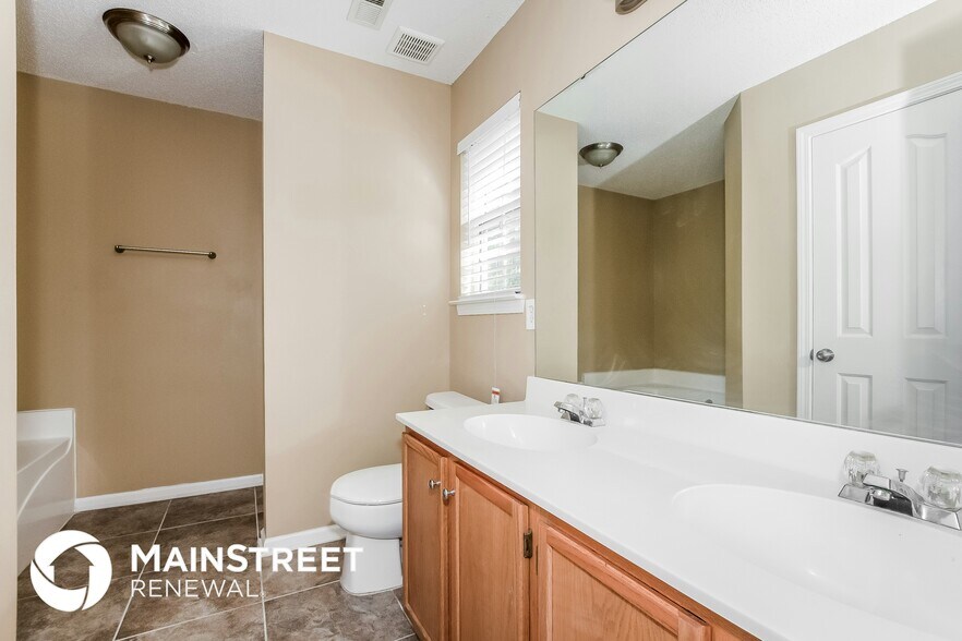 Building Photo - 9818 Aviary Hill Way