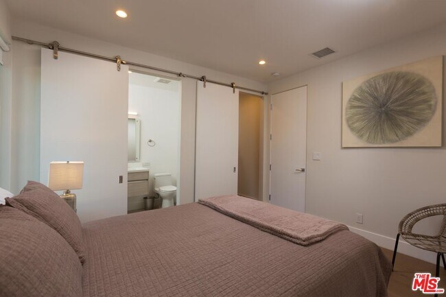 Building Photo - 721 N Spaulding Ave