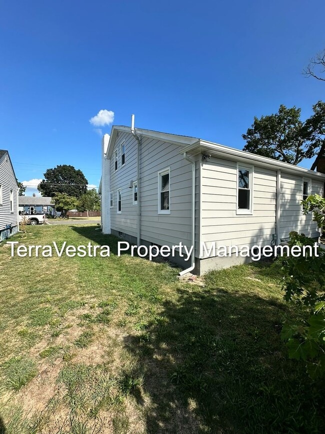 Building Photo - Single family home in Millville! Eligible ...