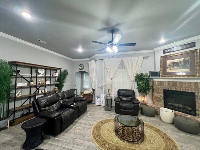 Building Photo - 2350 Cameo Ln