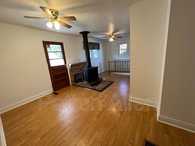 Building Photo - 120 Cedar Hill Rd